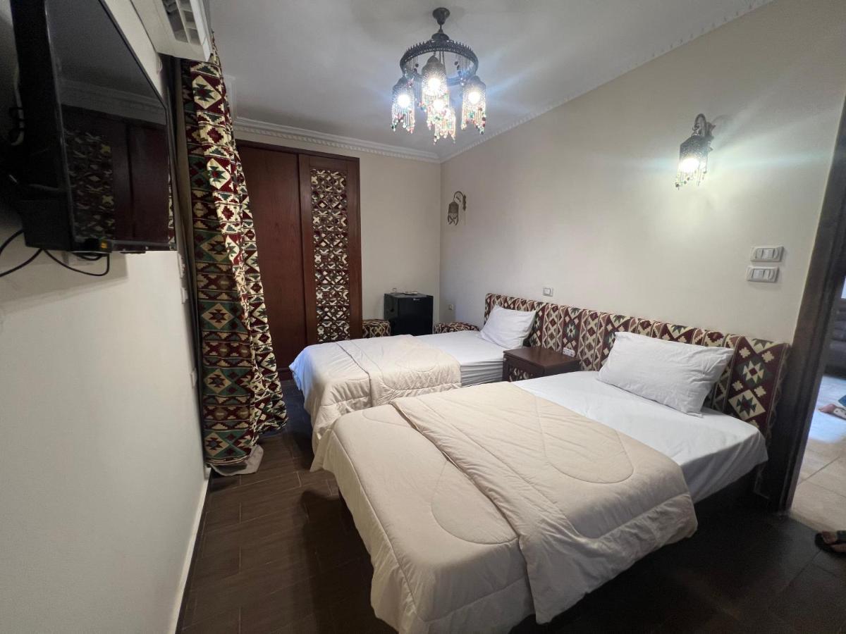 Bedouin Pyramids View Hotel Kafret el-Gabal Exterior foto
