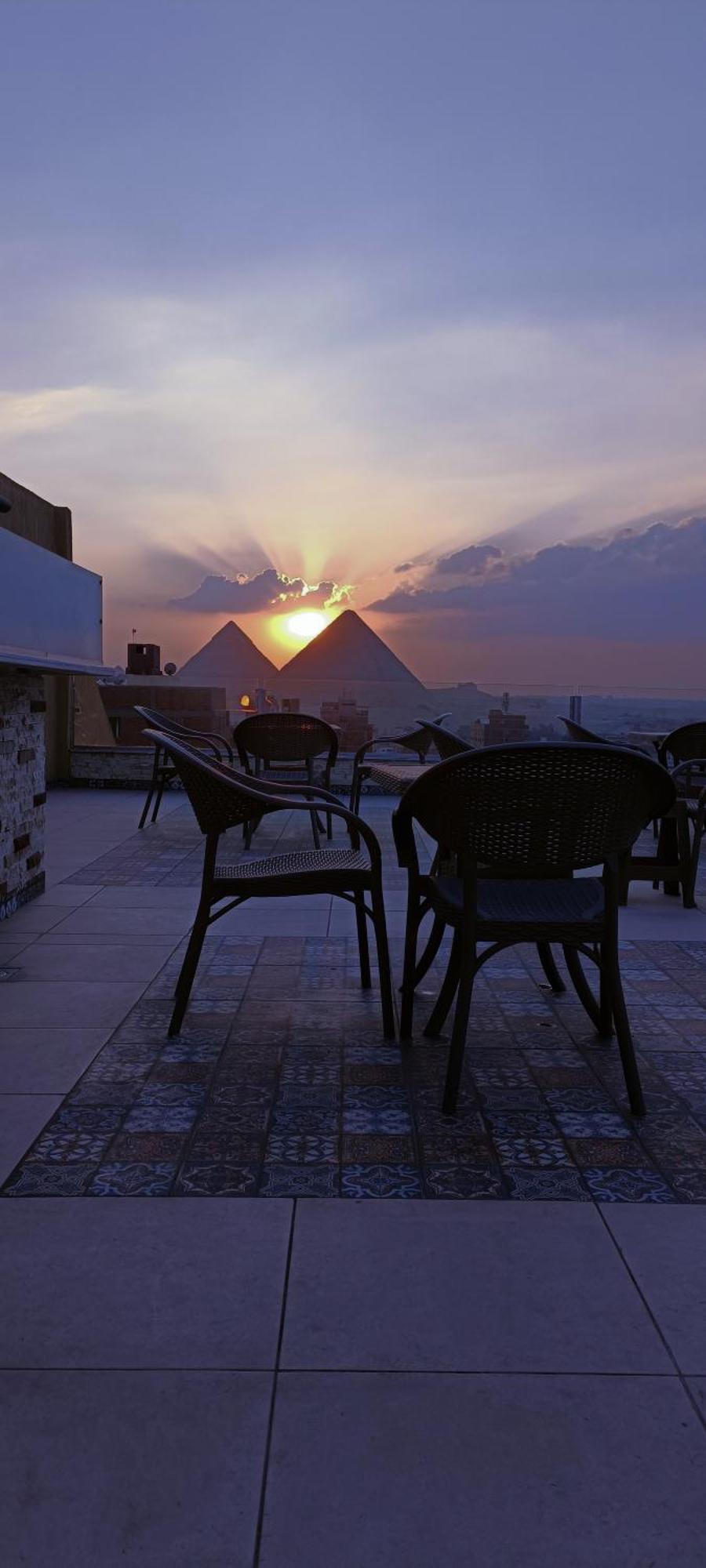 Bedouin Pyramids View Hotel Kafret el-Gabal Exterior foto